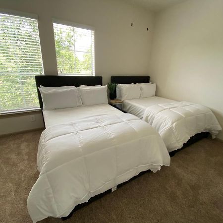 Spacious Galleria Cottage - Self Check In & Free Parking, 4 Beds 2 Bathrooms هيوستن المظهر الخارجي الصورة