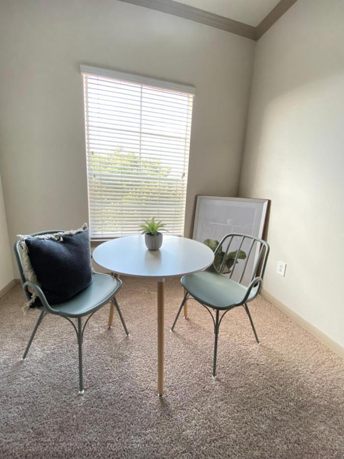 Spacious Galleria Cottage - Self Check In & Free Parking, 4 Beds 2 Bathrooms هيوستن المظهر الخارجي الصورة